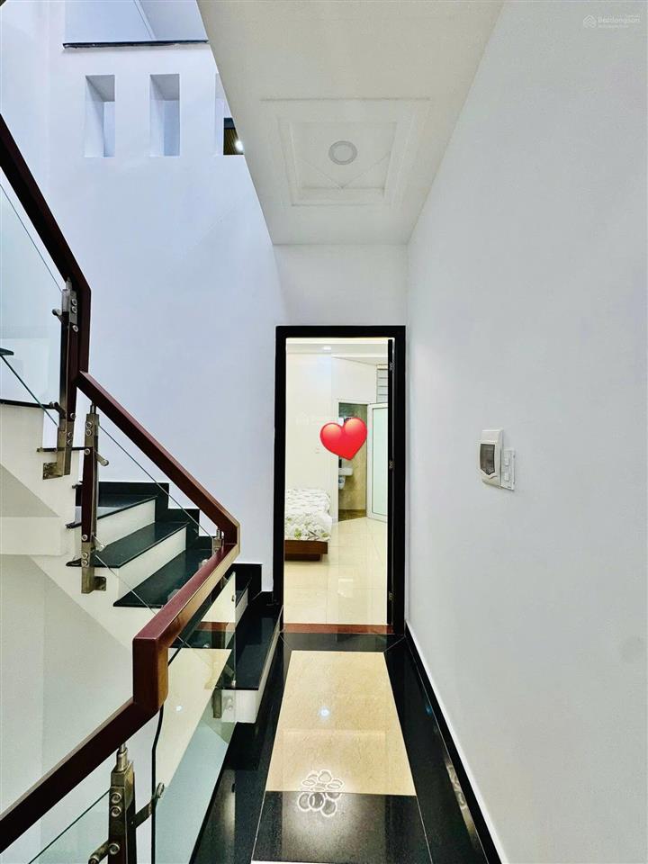 Bán nhà đang cho thuê 29triệu đường thạch thị thanh q.1, giá 4tỷ050/74m2, gần công viên lê văn tám