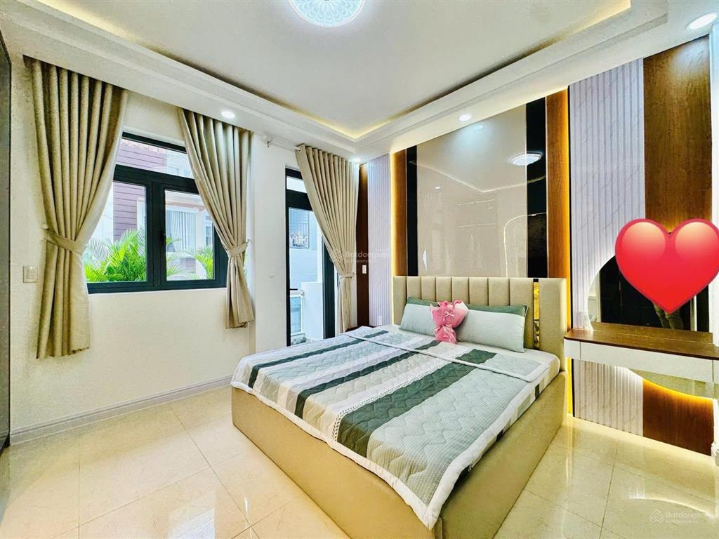 Bán nhà đang cho thuê 29triệu đường thạch thị thanh q.1, giá 4tỷ050/74m2, gần công viên lê văn tám