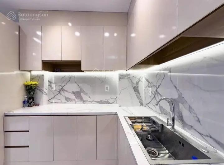 Khách cần nhà đẹp đang cho thuê 35 triệu, đ.tản viên  tân bình. giá 3tỷ050/73m2, ngay sân bay