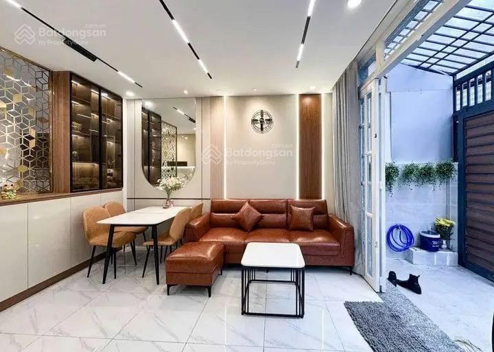 Khách cần nhà đẹp đang cho thuê 35 triệu, đ.tản viên  tân bình. giá 3tỷ050/73m2, ngay sân bay