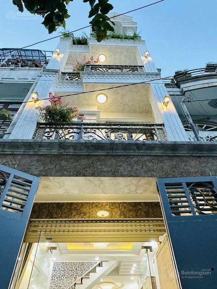 Bán nhà đường ô tô gò công  quận 5, đang cho thuê 22 triệu. giá 2tỷ990/68,1m2, gần chợ kim biên