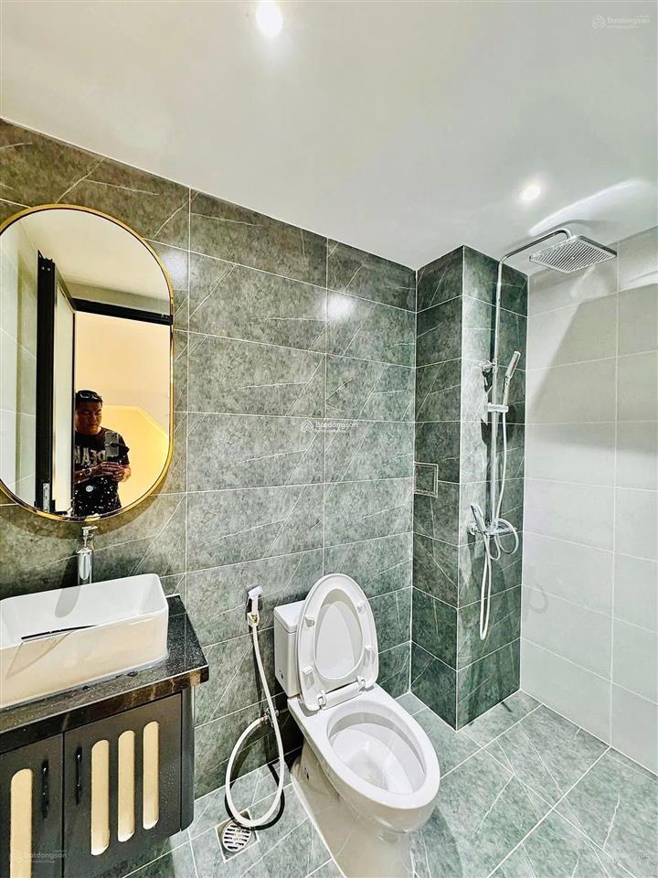 Nhà ngộp nguyễn đình chiểu  quận 1. 92,6m2, đang cho thuê 30 triệu. gần thảo cầm viên