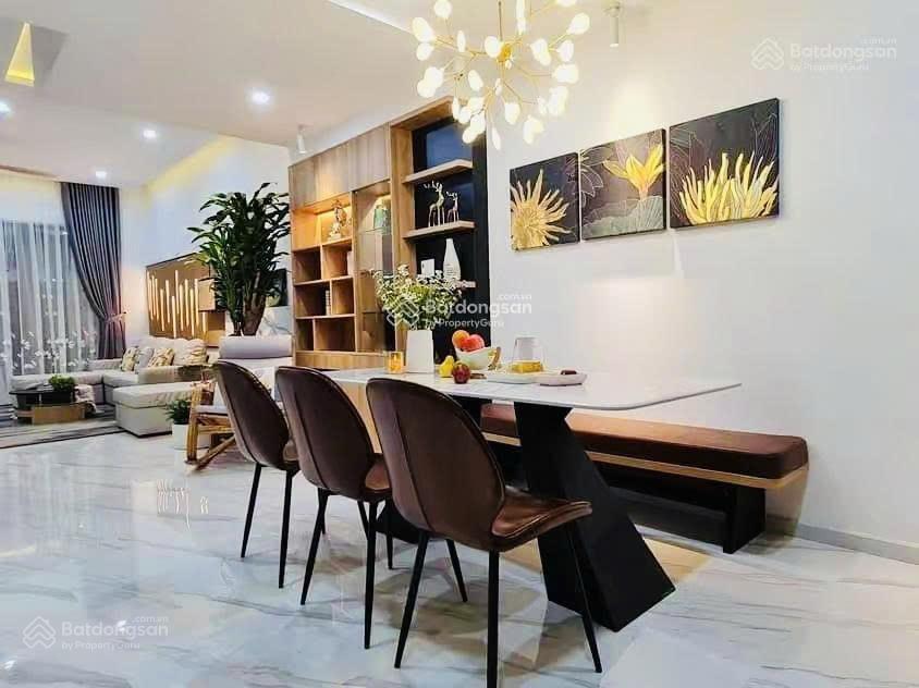 Chú út bán nhà nguyễn văn mai  quận 3. giá 3tỷ990/74.9m2 đang cho thuê 20triệu. gần chợ tân định