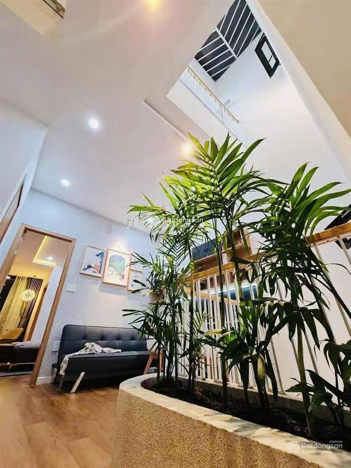 Chú út bán nhà nguyễn văn mai  quận 3. giá 3tỷ990/74.9m2 đang cho thuê 20triệu. gần chợ tân định