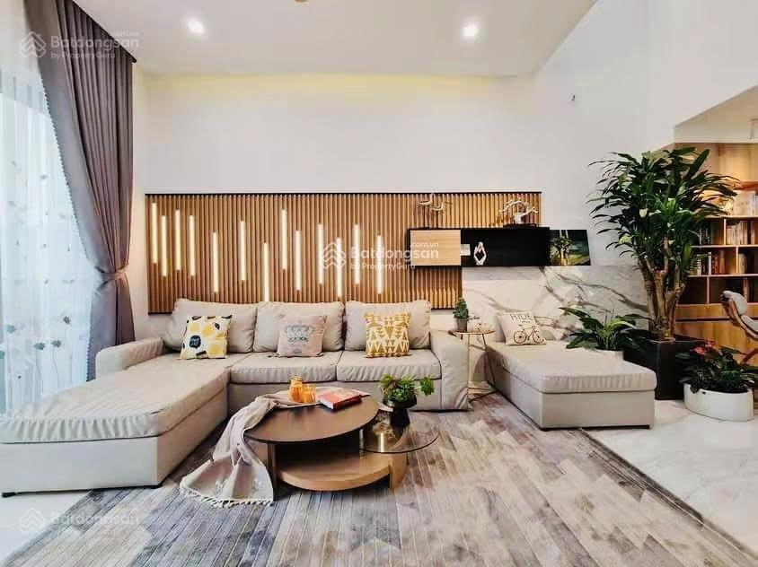 Chú út bán nhà nguyễn văn mai  quận 3. giá 3tỷ990/74.9m2 đang cho thuê 20triệu. gần chợ tân định