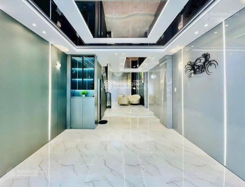 Bán nhà 3tầng ngay phan kế bính  quận 1. giá 4tỷ050/73,2m2, cho thuê 25triệu. gần đại học kinh tế