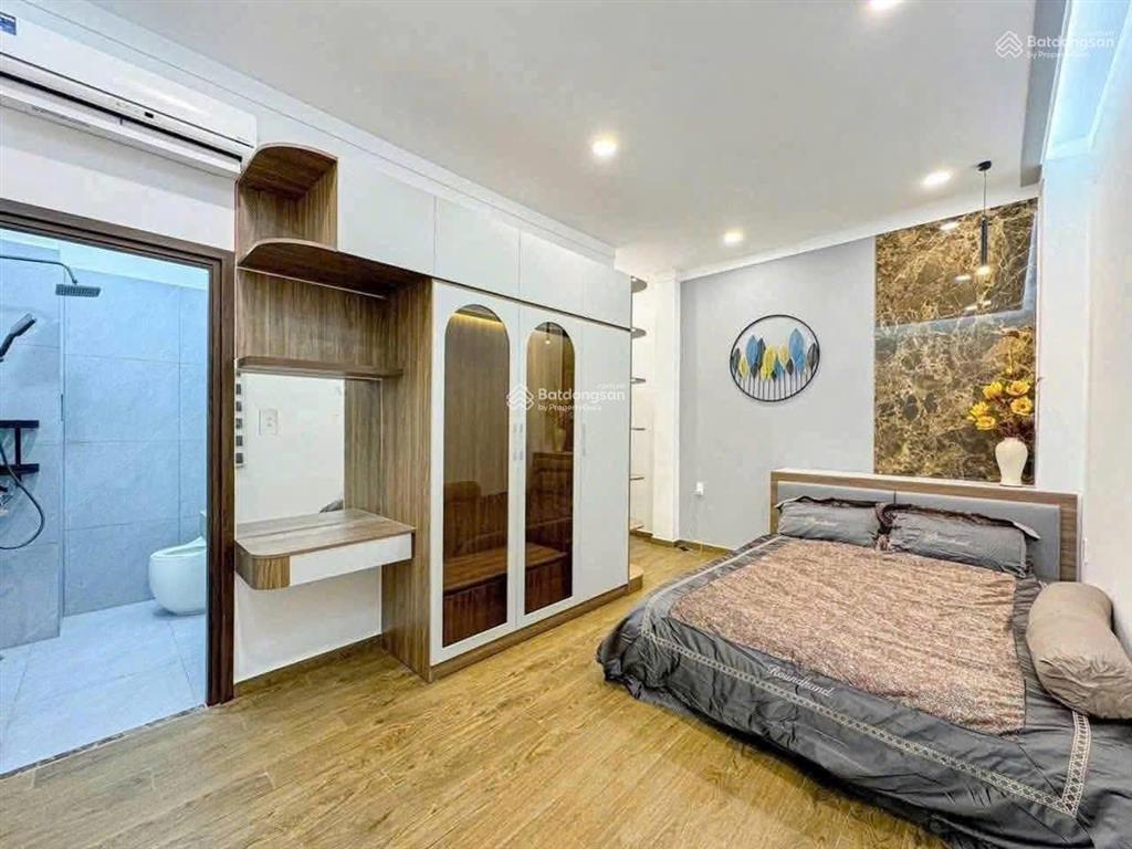 Siêu phẩm nhà cô giang  phú nhuận. giá 3 tỷ 250/72,8m2, đang cho thuê 23 triệu. gần chợ phú nhuận