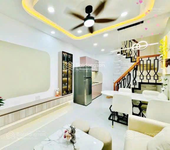 Nhà hẻm ôtô nguyễn văn luông  quận 6, giá 2tỷ550/63.8m2, cho thuê 17triệu. gần công viên phú lâm