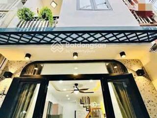 Nhà hẻm ôtô nguyễn văn luông  quận 6, giá 2tỷ550/63.8m2, cho thuê 17triệu. gần công viên phú lâm