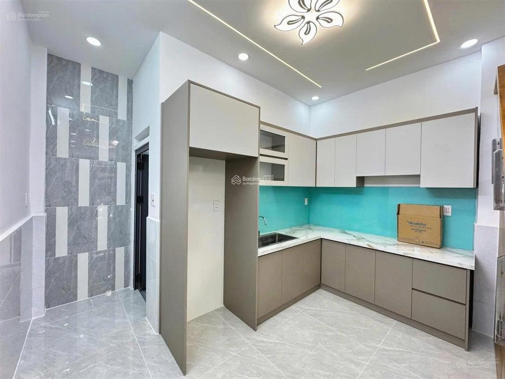 Bán nhà đường lò lu  quận 9. 65,6m2, đang cho thuê 13 triệu. gần thcs trường thạnh