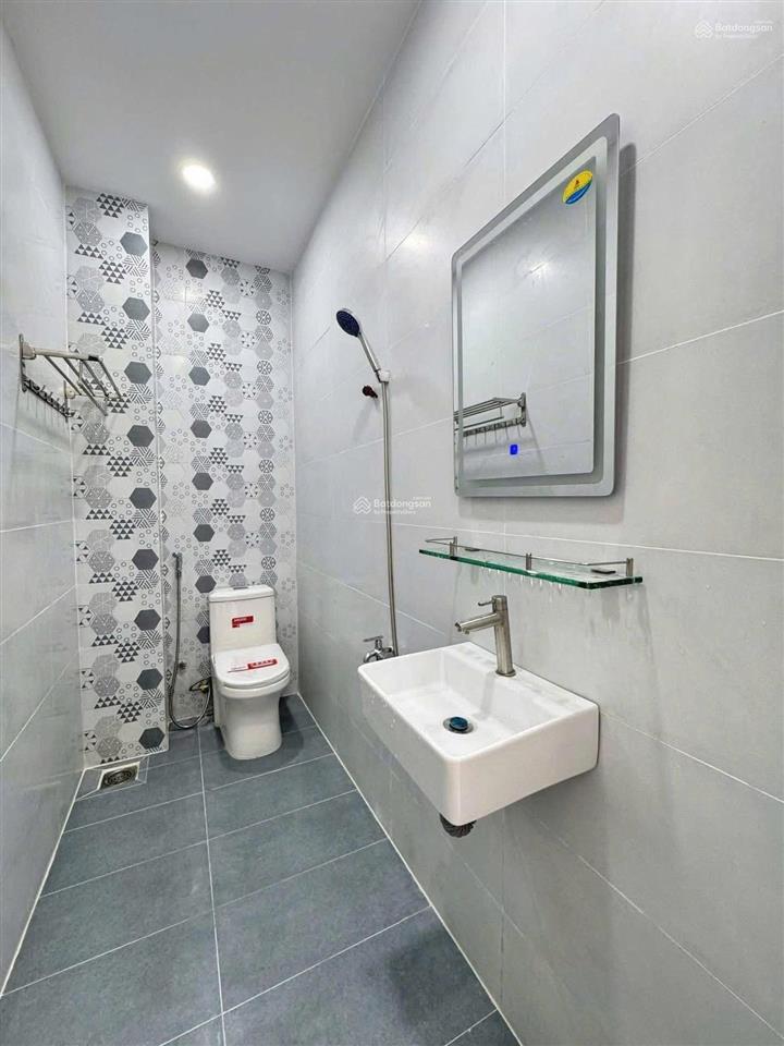 Bán nhà đường lò lu  quận 9. 65,6m2, đang cho thuê 13 triệu. gần thcs trường thạnh