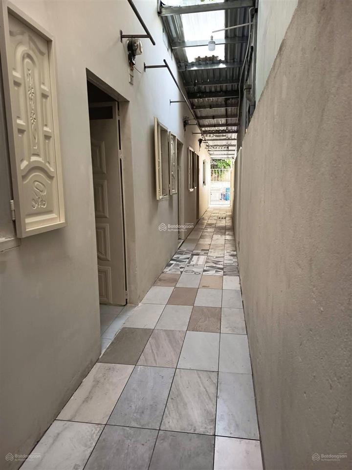 Bán dãy 8 phòng trọ ngay linh xuân q.9. giá 5tỷ900/120m2, đang cho thuê 29tr. ngay đh kinh tế luật