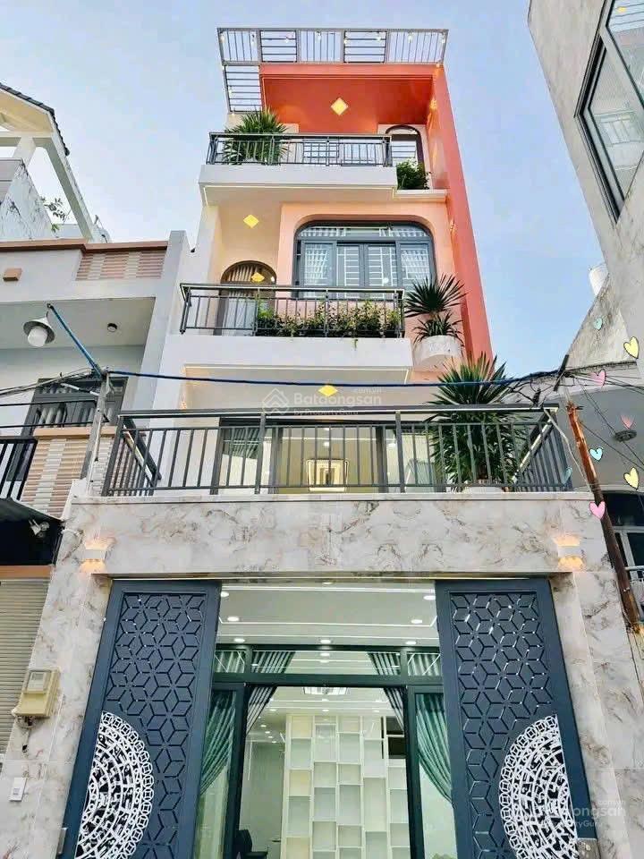 Chỉ 3tỷ8 sở hữu nhà đường nguyễn thần hiến p18 q4. dt 76,8m2 gần đh nguyễn tất thành. cho thuê 24tr