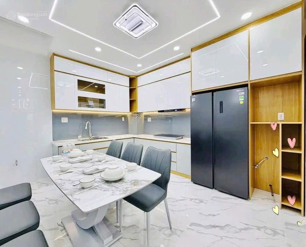 Chỉ 3tỷ8 sở hữu nhà đường nguyễn thần hiến p18 q4. dt 76,8m2 gần đh nguyễn tất thành. cho thuê 24tr