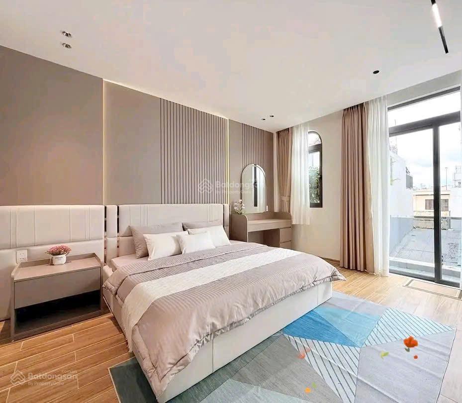 Bán nhà chính chủ đường nguyễn văn thủ quận 1. giá 4tỷ9/95,4m2 thông điện biên phủ. cho thuê 35tr