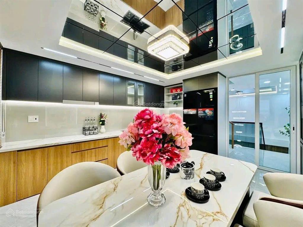 Bán nhà chính chủ thạch thị thanh, p. tân định q1. giá 4tỷ6/83,5m2 gần chợ tân định. cho thuê 32tr