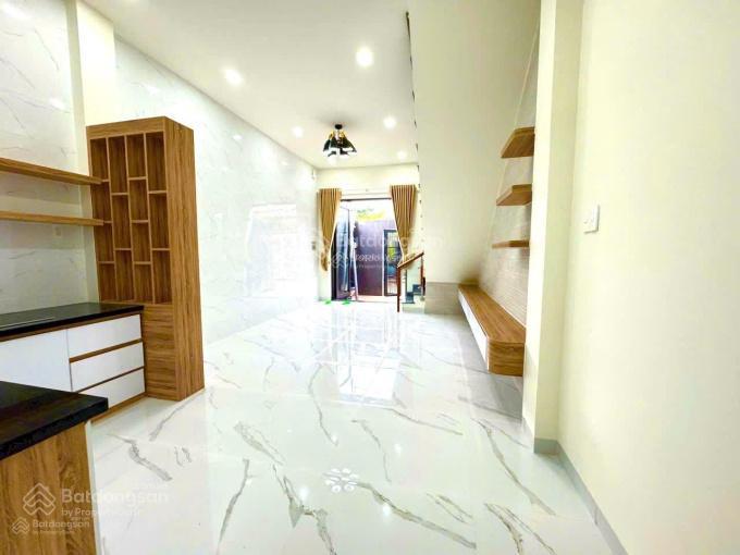 Bán gấp nhà đường nguyễn gia thiều  quận 3. giá 3tỷ6/86m2 gần đại học sài gòn. đang cho thuê 27tr