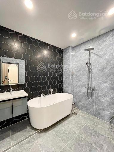 Cô như bán nhà đường phan xích long p7 phú nhuận. 3tỷ8/90,3m2 gần phố ẩm thực. đang cho thuê 26tr/t