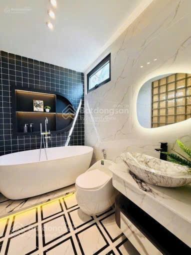 Cô hằng bán nhà phạm ngọc thạch, p. võ thị sáu q3. giá 4tỷ2/87.5m2 gần hồ con rùa. cho thuê 30tr/t