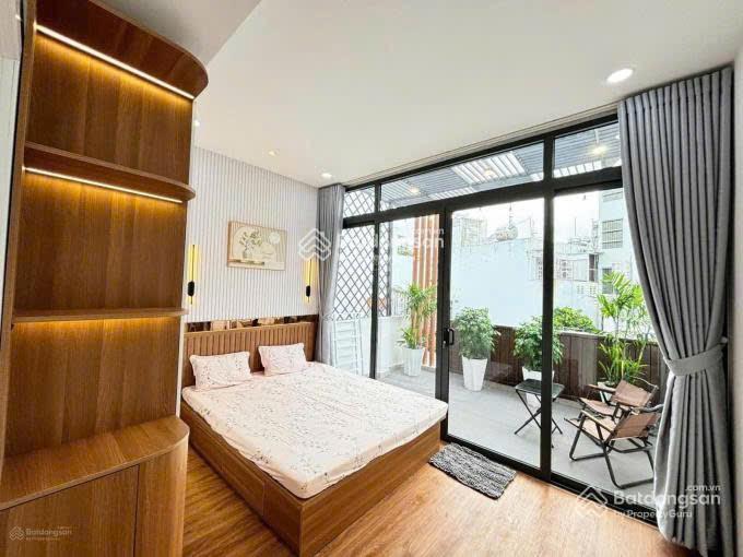 Bán gấp nhà đang cho thuê 18tr/tháng lý thường kiệt p14 q10. giá 2tỷ8/71,1m2 gần đại học bách khoa