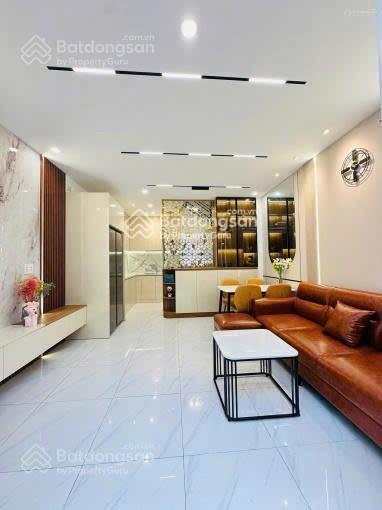 Bán gấp nhà đang cho thuê 18tr/tháng lý thường kiệt p14 q10. giá 2tỷ8/71,1m2 gần đại học bách khoa