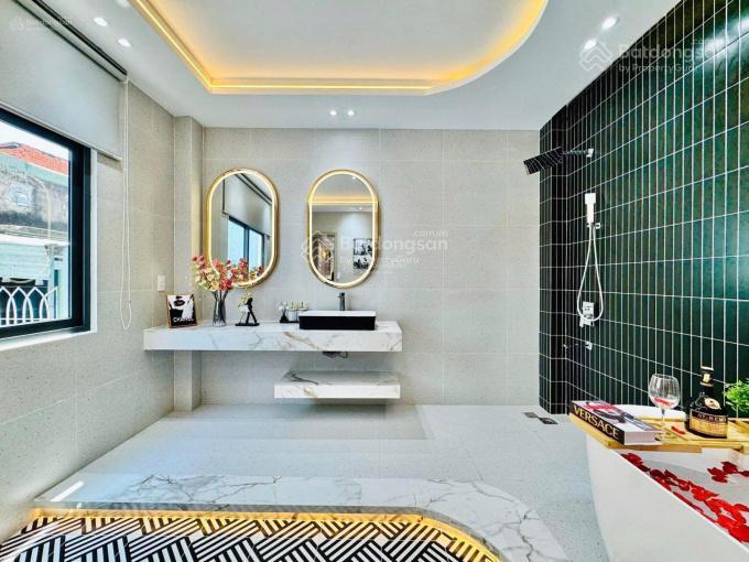 Bán nhà chính chủ đường nguyễn văn thủ  quận 1. giá 6tỷ2/73,4m2 thông điện biên phủ. cho thuê 45tr