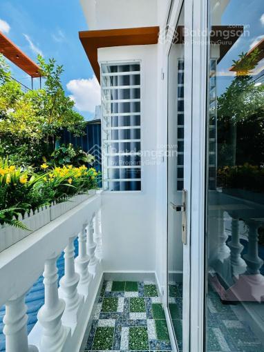 Giảm giá mạnh bán nhà nguyễn tri phương p5 q10. giá 2tỷ8/55,2m2 gần đại học kinh tế. cho thuê 20tr