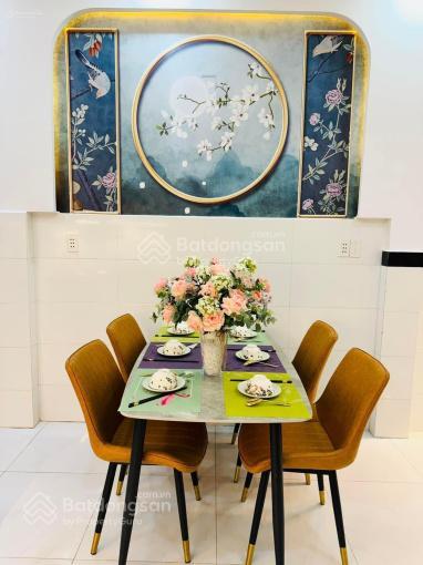 Giảm giá mạnh bán nhà nguyễn tri phương p5 q10. giá 2tỷ8/55,2m2 gần đại học kinh tế. cho thuê 20tr