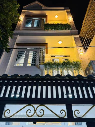 Giảm giá mạnh bán nhà nguyễn tri phương p5 q10. giá 2tỷ8/55,2m2 gần đại học kinh tế. cho thuê 20tr