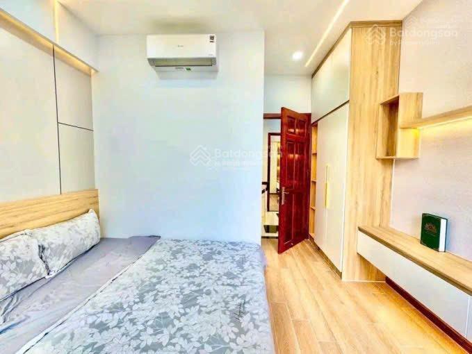 Bán gấp nhà đường nguyễn thượng hiền p5 q3. 80,6m2 gần chợ vườn chuối. đang cho thuê 28tr