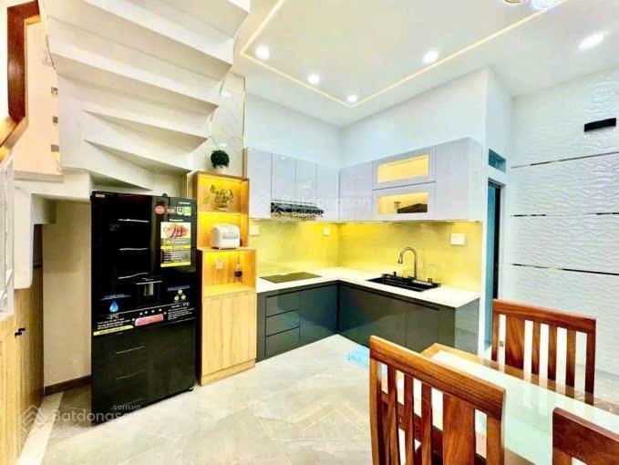 Bán gấp nhà đường nguyễn thượng hiền p5 q3. 80,6m2 gần chợ vườn chuối. đang cho thuê 28tr