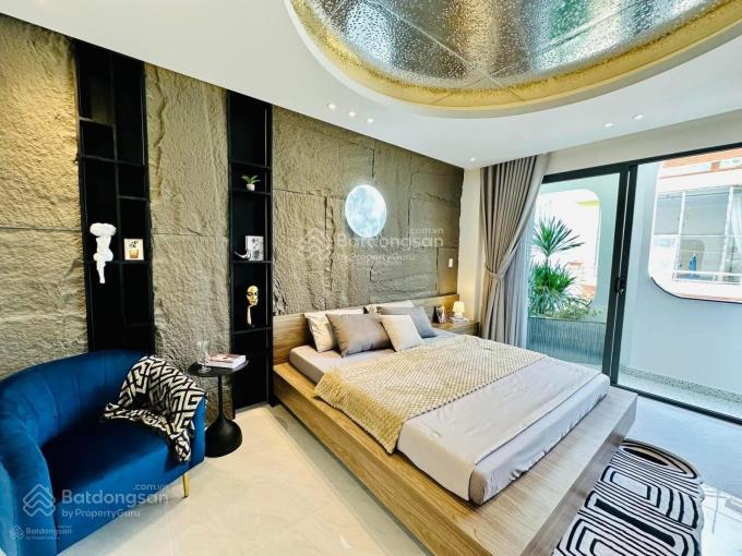 Ngộp vốn bán nhà nguyễn thị minh khai  q1. 81,9m2 gần cv lê văn tám. đang cho thuê 38tr/th