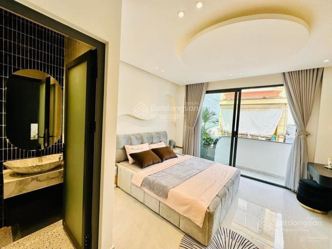 Ngộp vốn bán nhà nguyễn thị minh khai  q1. 81,9m2 gần cv lê văn tám. đang cho thuê 38tr/th