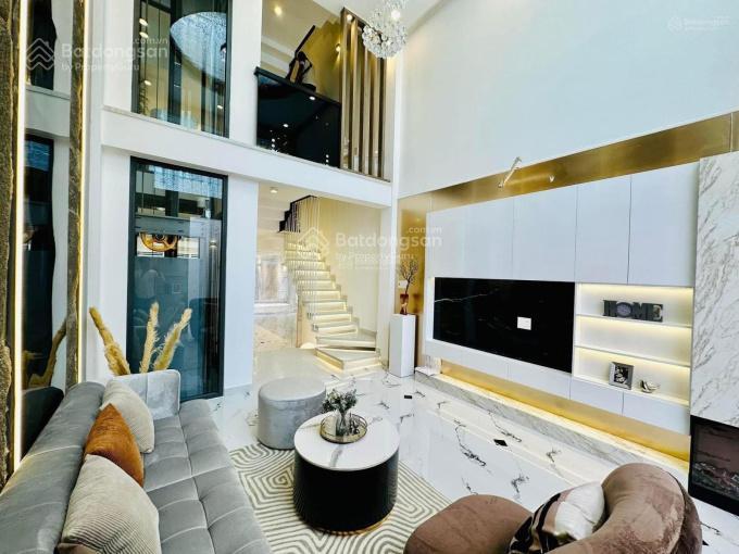 Ngộp vốn bán nhà nguyễn thị minh khai  q1. 81,9m2 gần cv lê văn tám. đang cho thuê 38tr/th