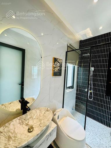 Ngộp vốn bán nhà nguyễn thị minh khai  q1. 81,9m2 gần cv lê văn tám. đang cho thuê 38tr/th