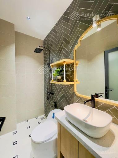 Bán nhà đi úc đường nguyễn bỉnh khiêm  q1. 70,5m2 gần thảo cầm viên. đang cho thuê 20tr/th