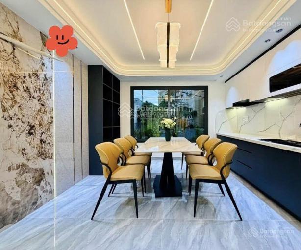 Bán nhà đang cho thuê 25 triệu/tháng đường 3/2  q10. 75,5m2 gần vincom. đường xe hơi
