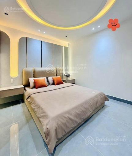 Bán nhà đang cho thuê 25 triệu/tháng đường 3/2  q10. 75,5m2 gần vincom. đường xe hơi