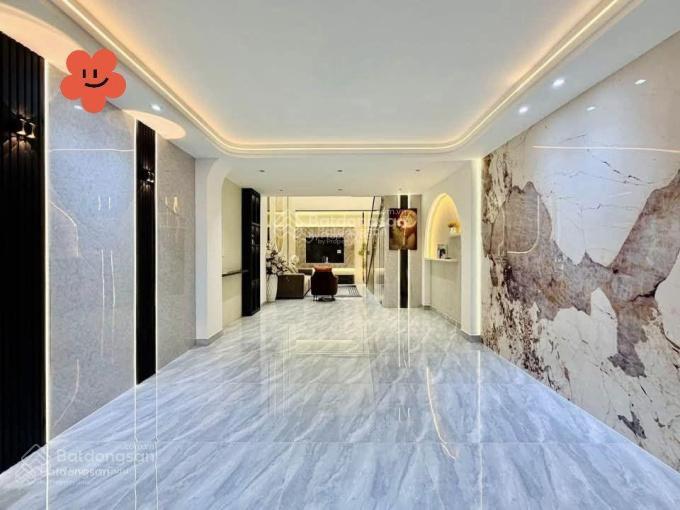 Bán nhà đang cho thuê 25 triệu/tháng đường 3/2  q10. 75,5m2 gần vincom. đường xe hơi