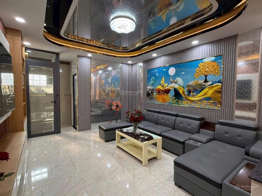 Ra bắc bán gấp nhà nguyễn hữu cảnh p22 bình thạnh.  80,1m2 gần landmark 81. đang cho thuê 28tr