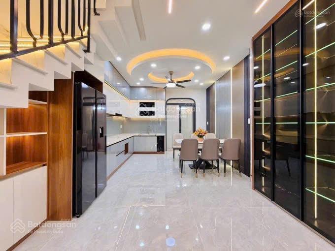 Cần vốn bán nhà nguyễn thị diệu  quận 3. 89m2 gần bệnh viên da liễu. đang cho thuê 30tr