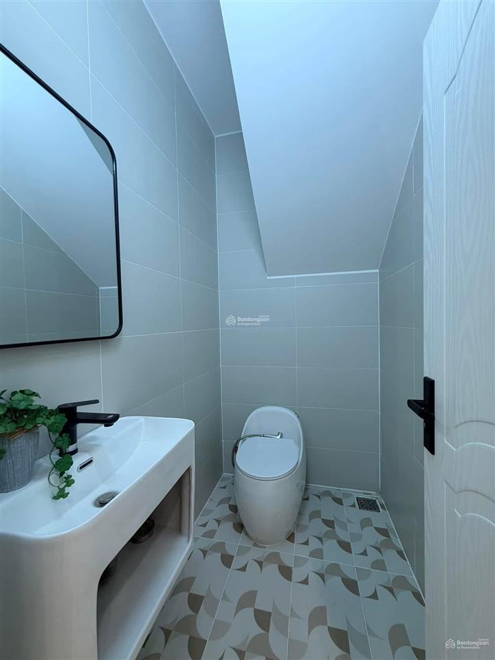 Chính chủ bán nhanh nhà đường lê văn hưu  q1. 101,2m2 gần bv nhi đồng 2. cho thuê 45tr/th
