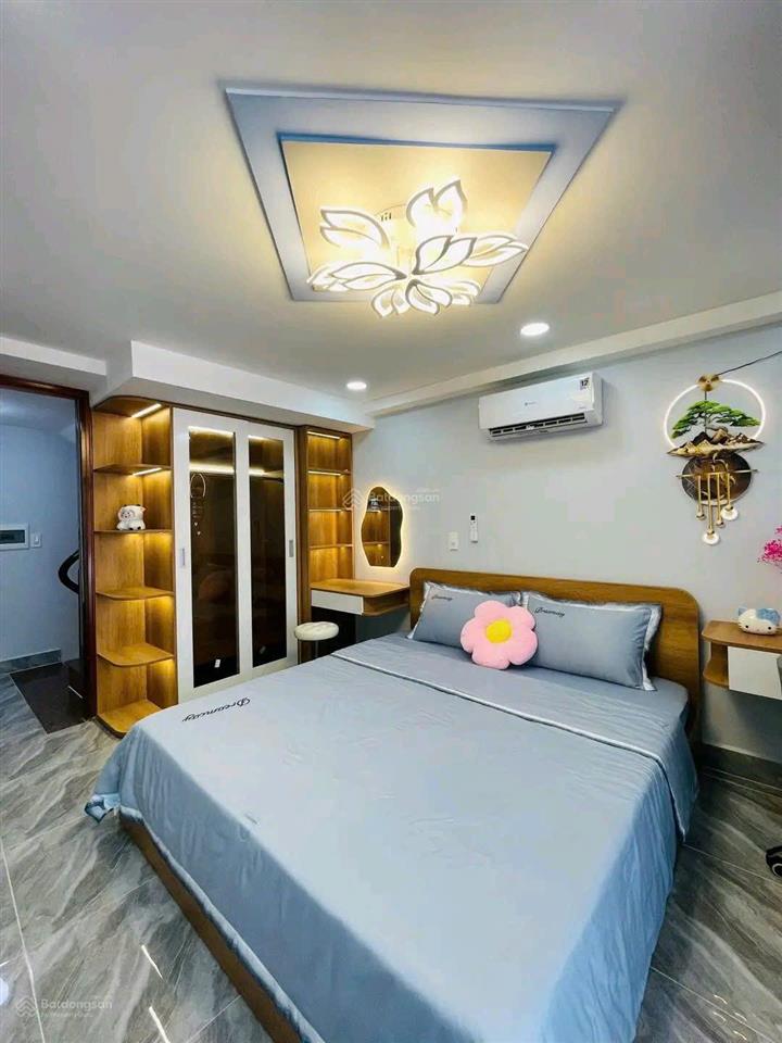 Về quê bán gấp nhà trần bình trọng, p2, q5. dt 68,8m2 gần kinh tế đối ngoại. cho thuê 20tr/th