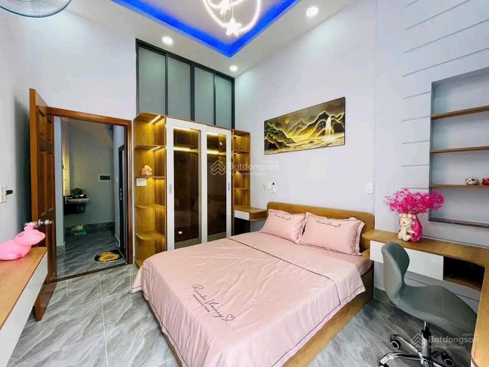 Về quê bán gấp nhà trần bình trọng, p2, q5. dt 68,8m2 gần kinh tế đối ngoại. cho thuê 20tr/th