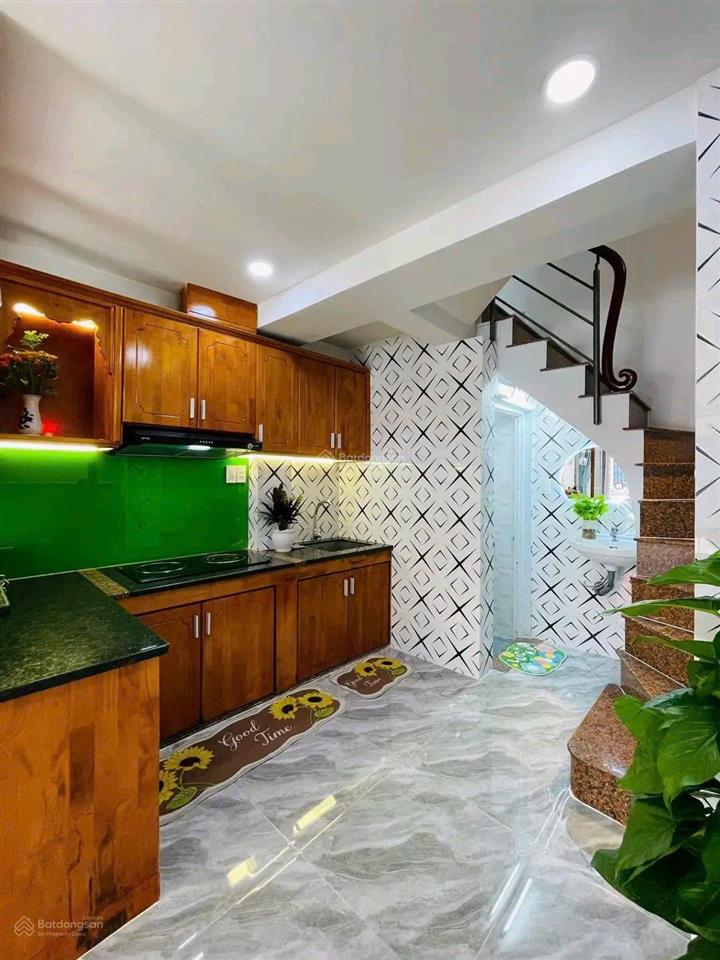Về quê bán gấp nhà trần bình trọng, p2, q5. dt 68,8m2 gần kinh tế đối ngoại. cho thuê 20tr/th