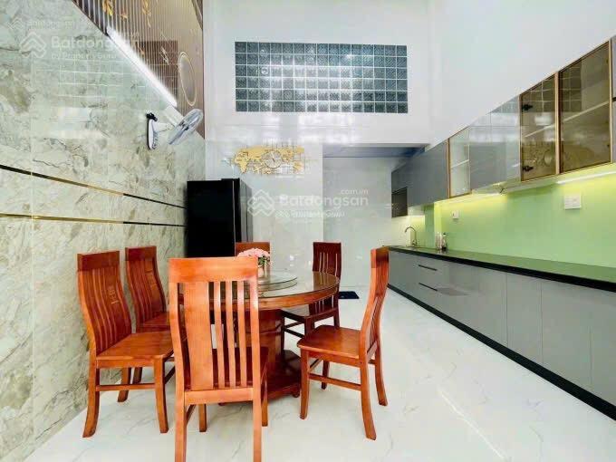 Nhà ngộp bán nhanh trương định, p6, q3. dt 70,9m2 gần công viên tao đàn. đang cho thuê 28tr/t