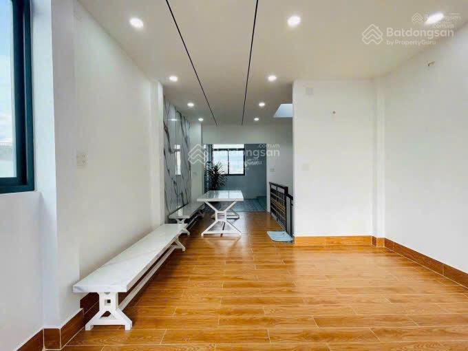 Nhà ngộp bán nhanh trương định, p6, q3. dt 70,9m2 gần công viên tao đàn. đang cho thuê 28tr/t