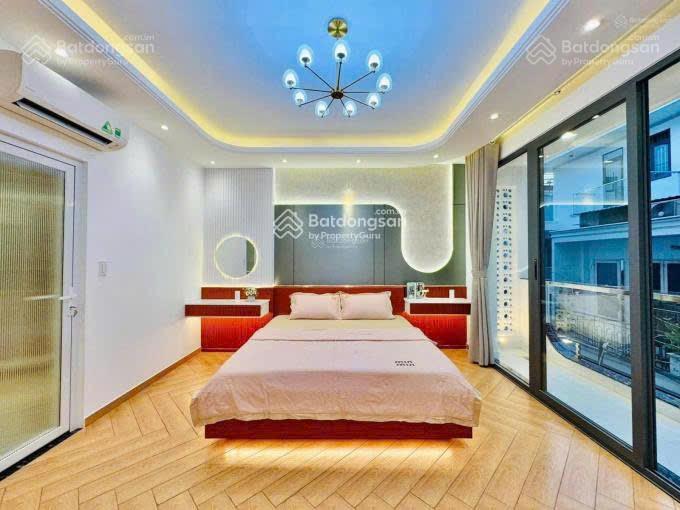 Kẹt tiền bán gấp nhà nguyễn đình chính, quận phú nhuận. 4tỷ7/81m2 gần sân bay. đang cho thuê 25tr/t