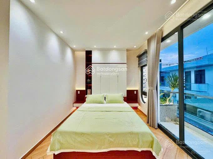 Kẹt tiền bán gấp nhà nguyễn đình chính, quận phú nhuận. 4tỷ7/81m2 gần sân bay. đang cho thuê 25tr/t