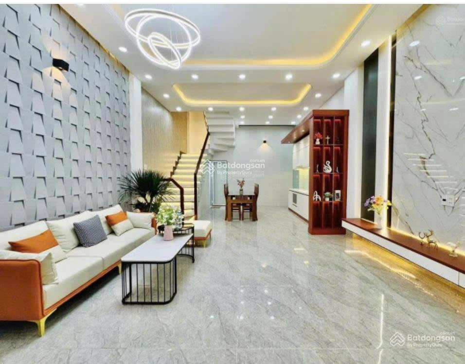 Kẹt tiền bán gấp nhà nguyễn đình chính, quận phú nhuận. 4tỷ7/81m2 gần sân bay. đang cho thuê 25tr/t